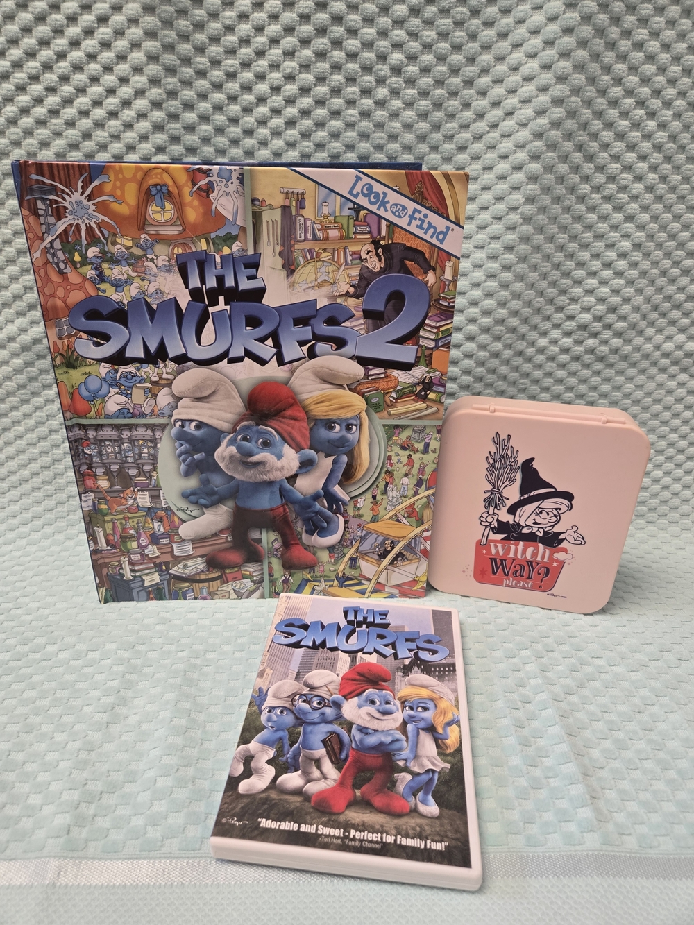 The Smurfs 2 Look and Find Book, DVD and Smurfette Mirror Set